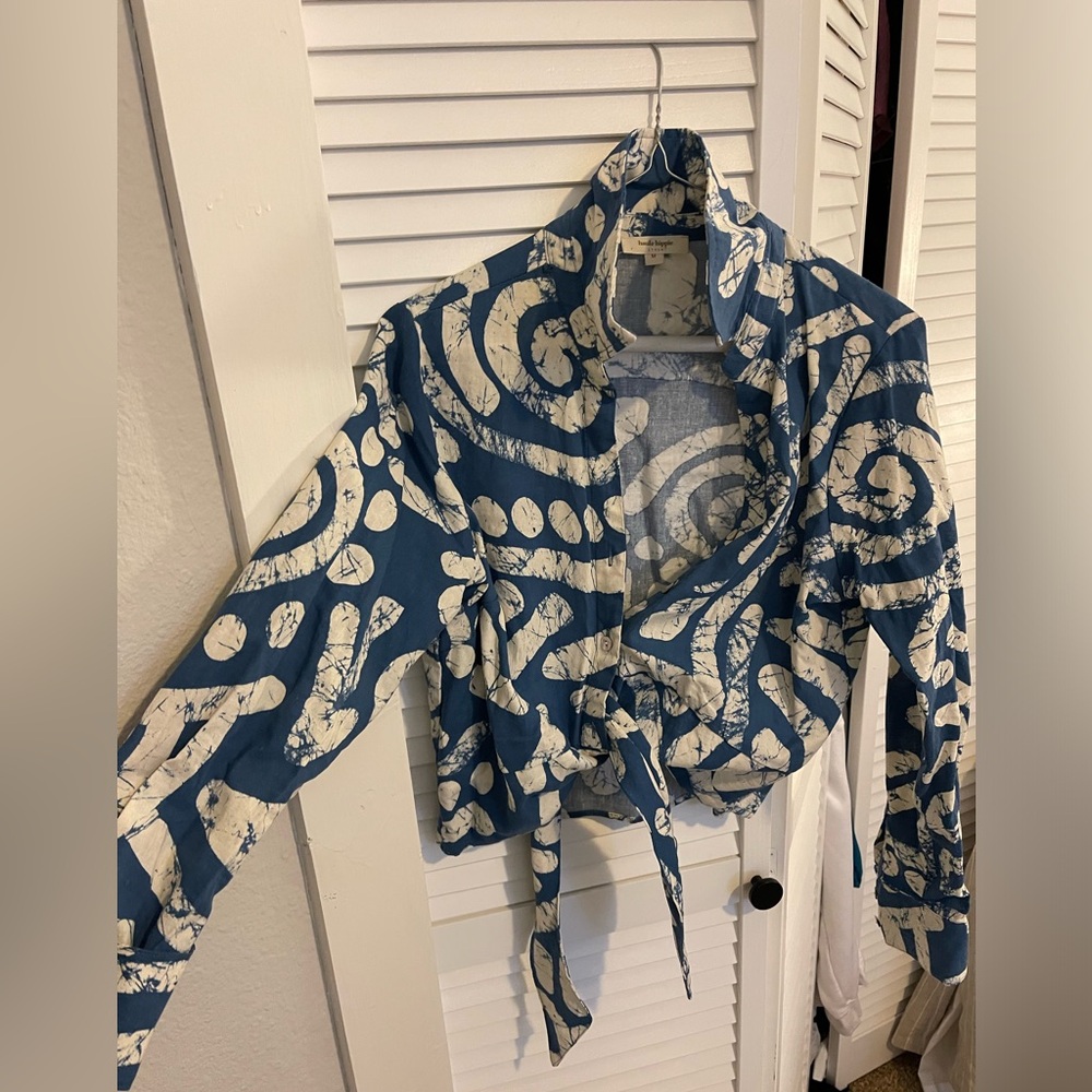 Artsy crop button down